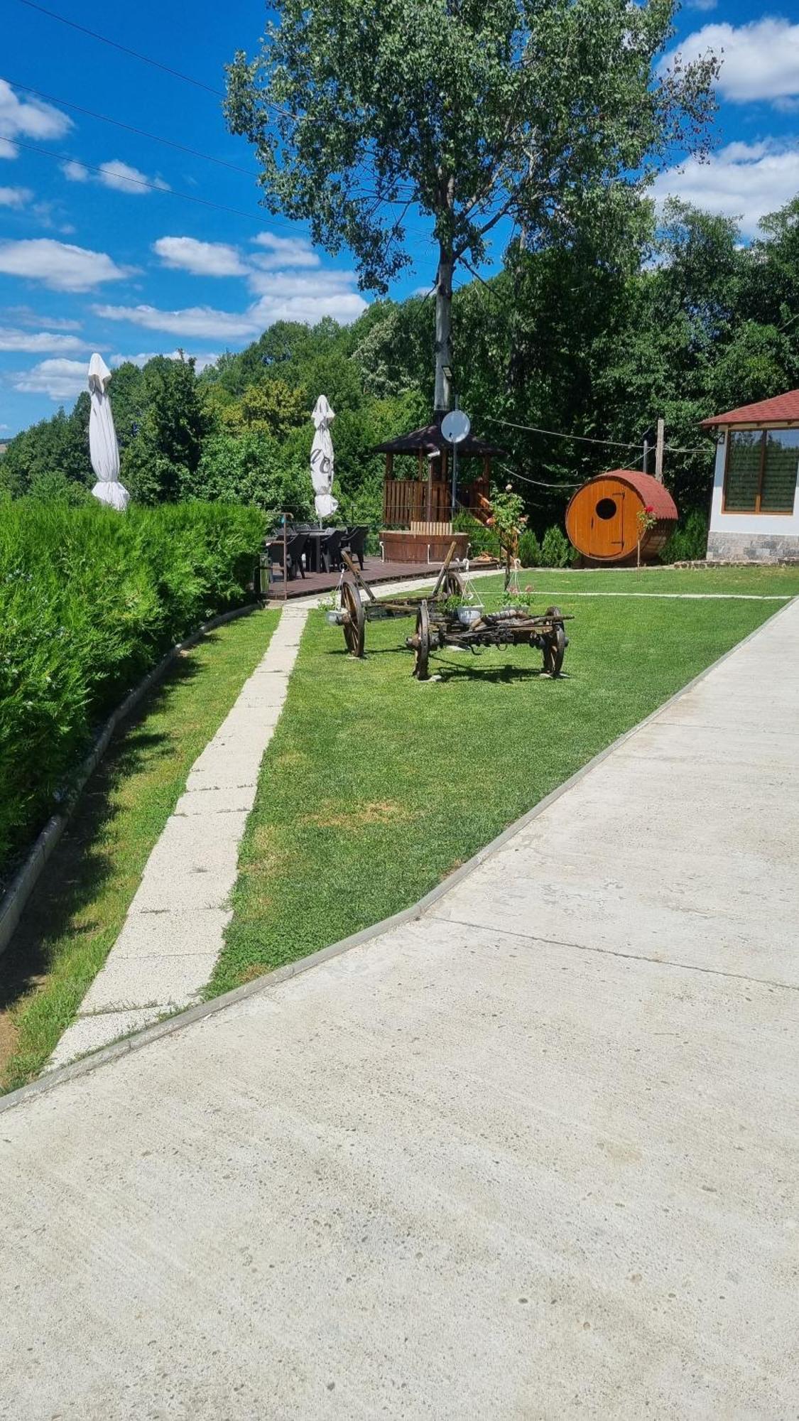 La Maria Si Ioana Apartment Curtea De Arges Luaran gambar
