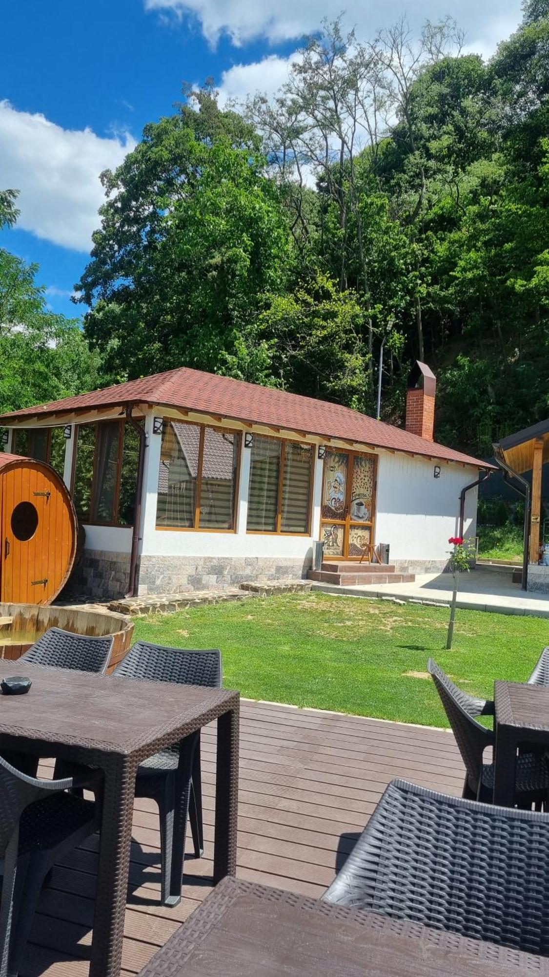 La Maria Si Ioana Apartment Curtea De Arges Luaran gambar